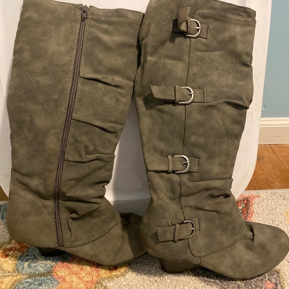 Unionbay Midd Calf Grey Heeled Buckle Boots Size 8